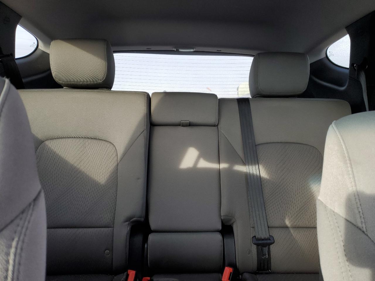 2018 Hyundai Santa Fe - Image 10