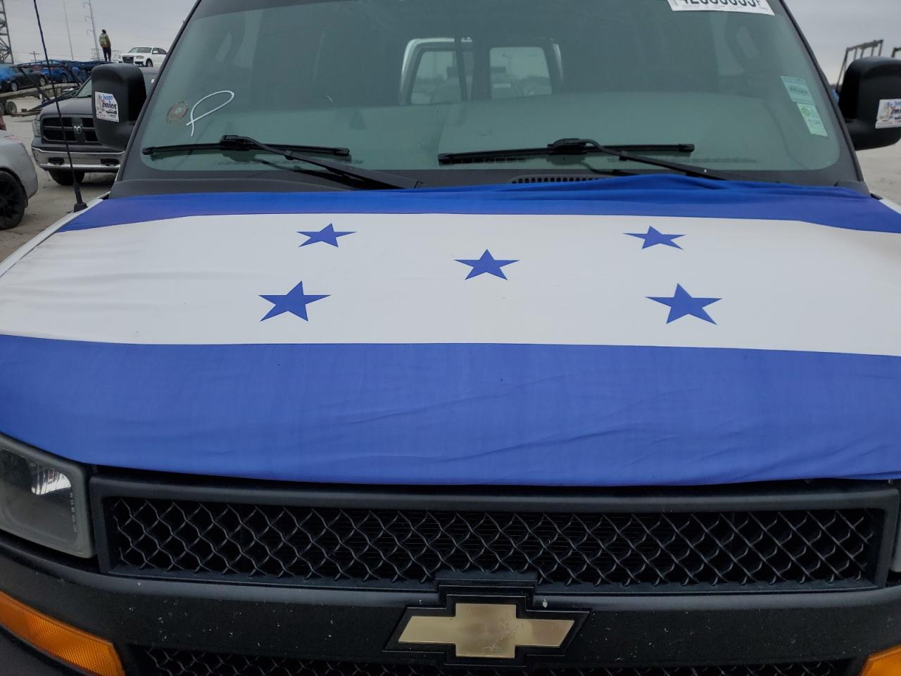 2018 Chevrolet Express - Image 13