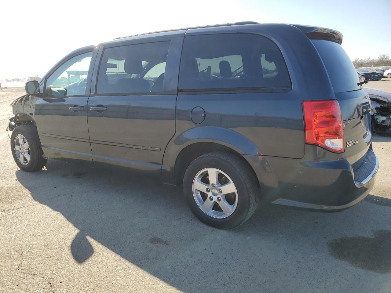 2013 Dodge Caravan - Image 2