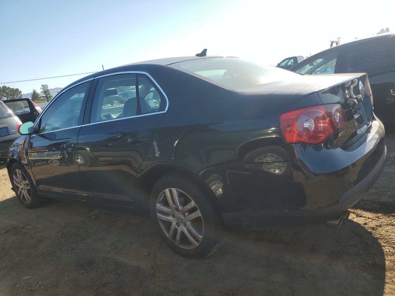 2007 Volkswagen Jetta - Image 2