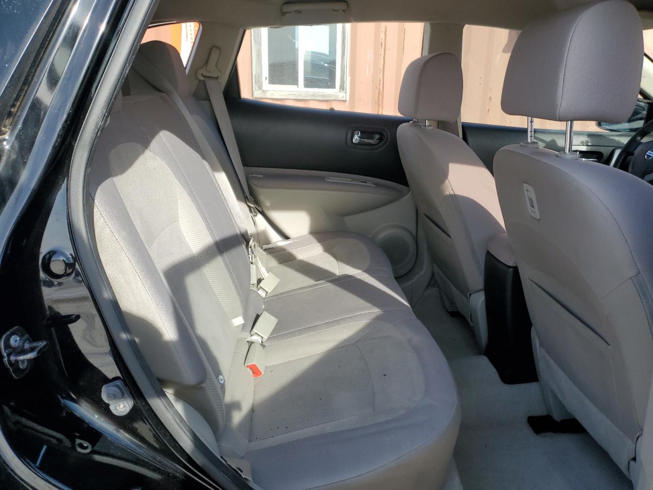 Nissan Rogue s 2013