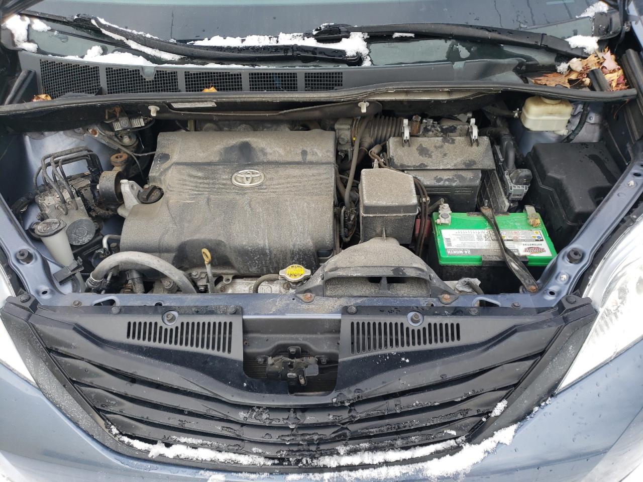 2015 Toyota Sienna - Image 12