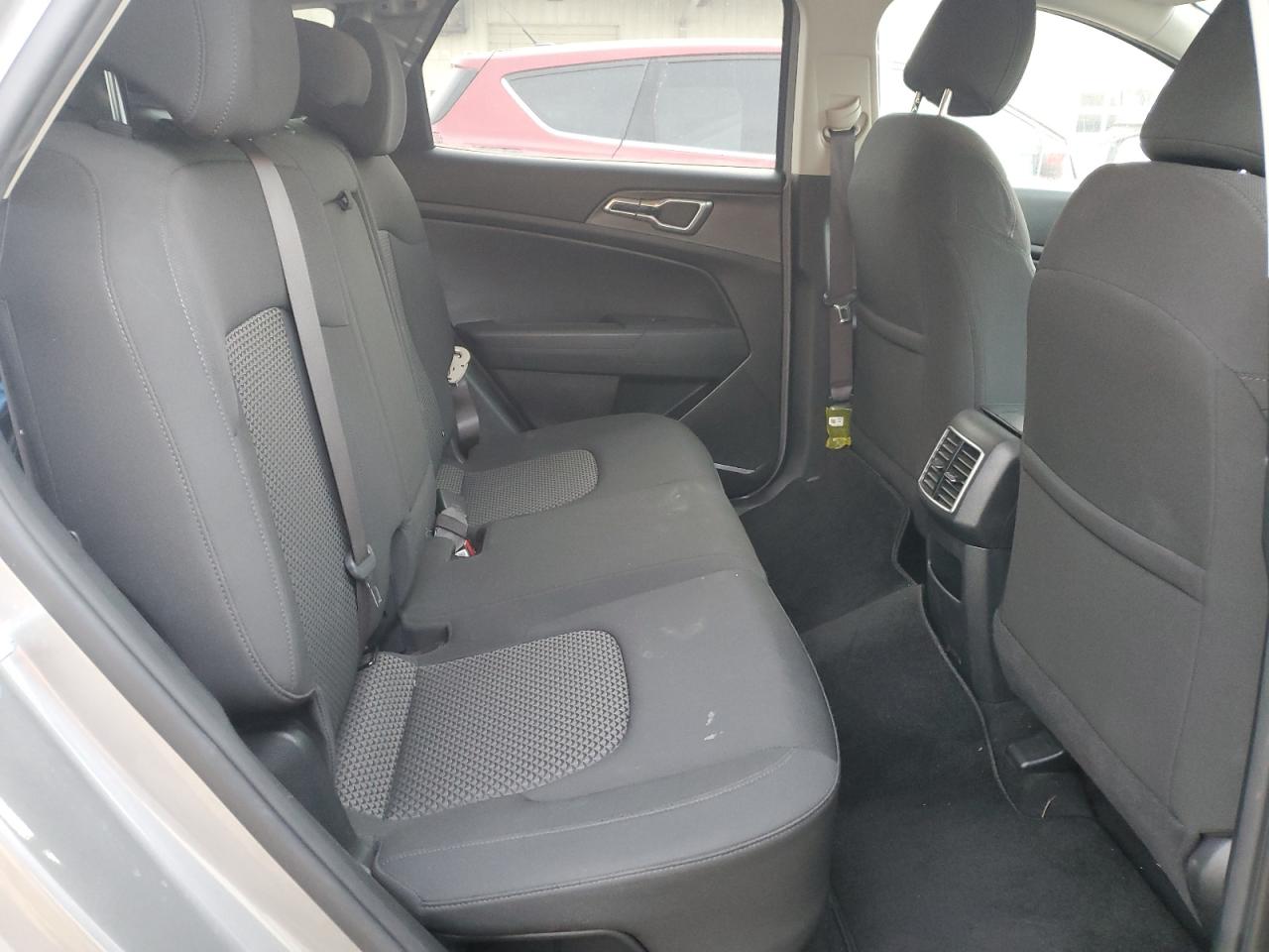 2023 Kia Sportage - Image 12