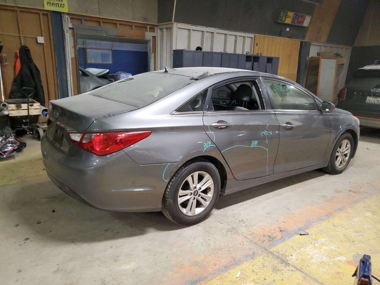 2013 Hyundai Sonata - Image 3