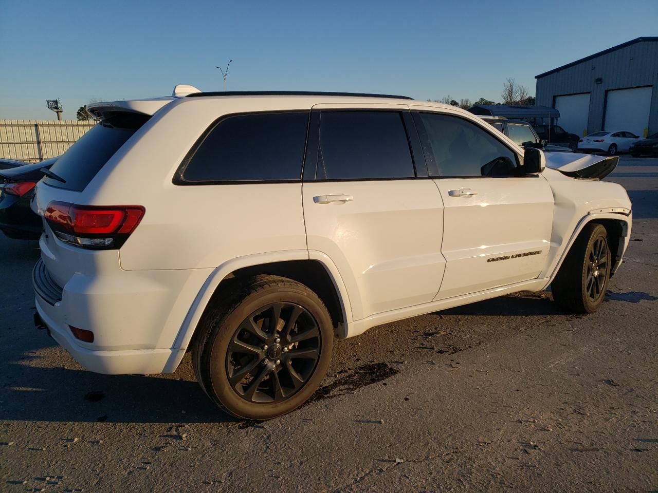2020 Jeep Grand Cherokee - Image 3