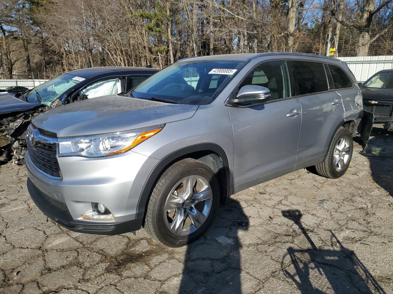 2015 Toyota Highlander - Image 1