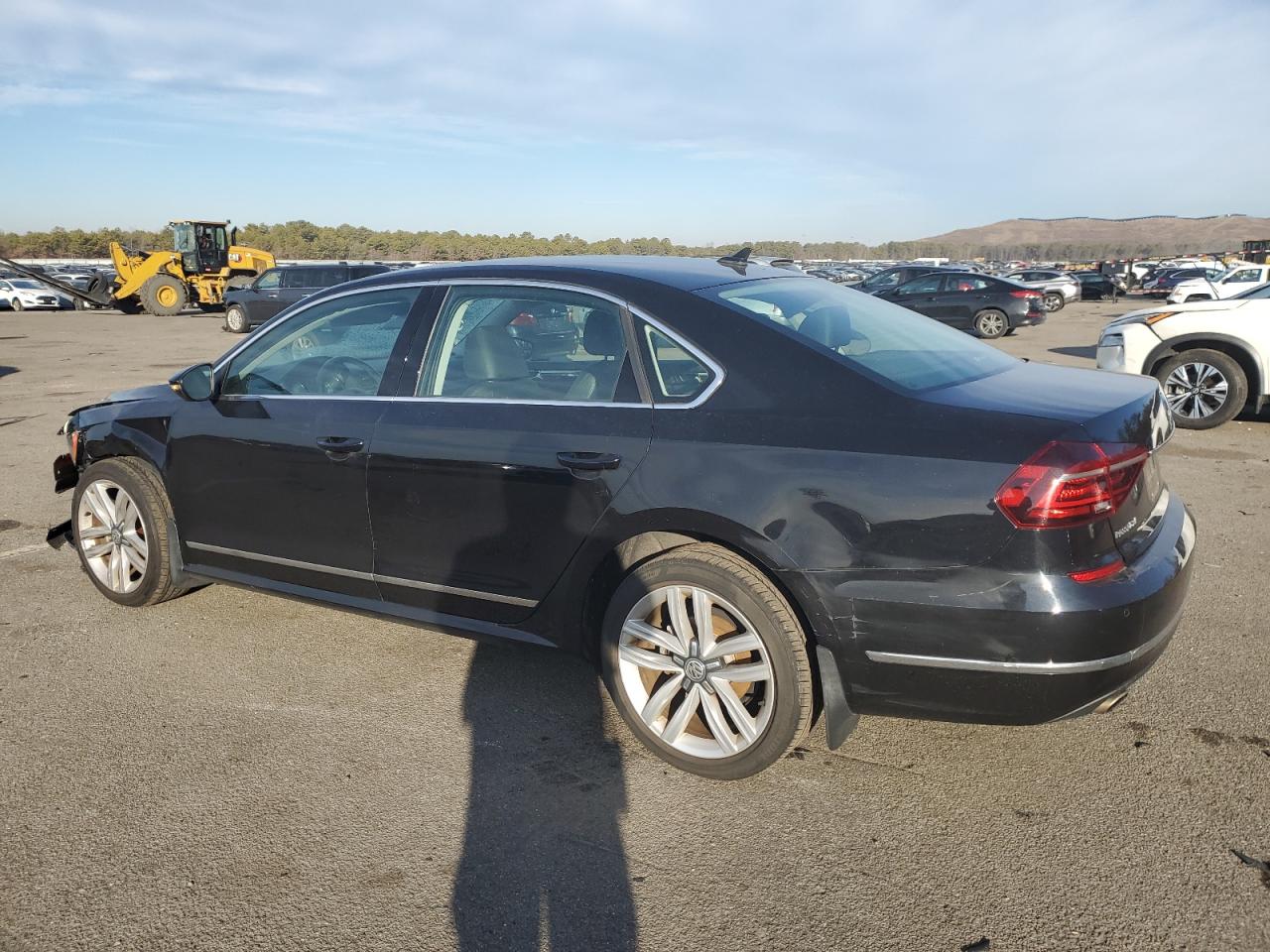 2017 Volkswagen Passat - Image 2