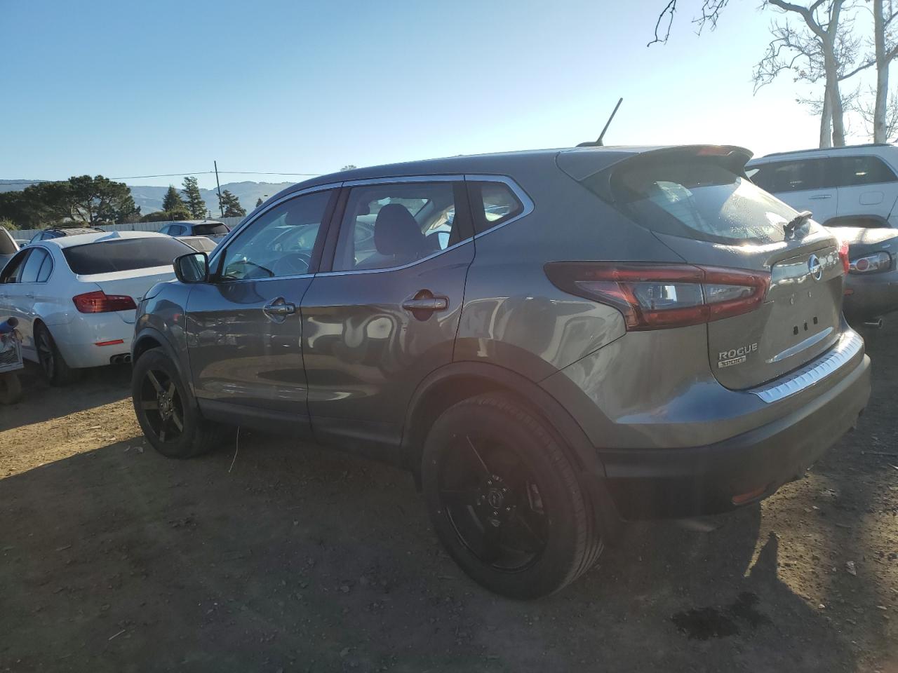 2020 Nissan Rogue - Image 2