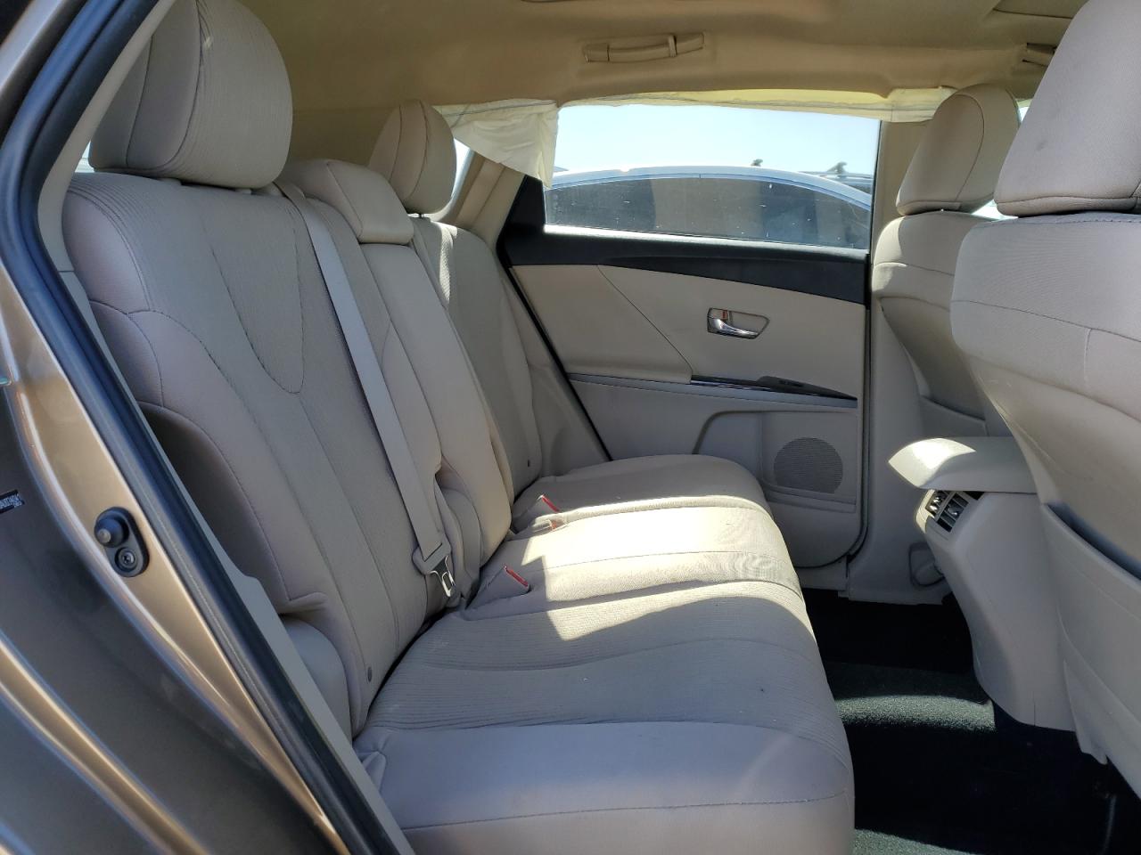 2010 Toyota Venza - Image 11