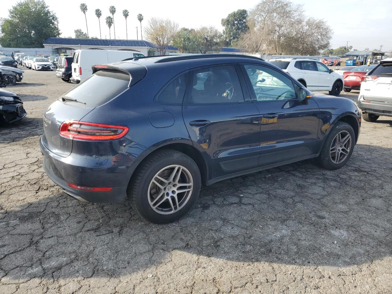 2017 Porsche Macan - Image 3