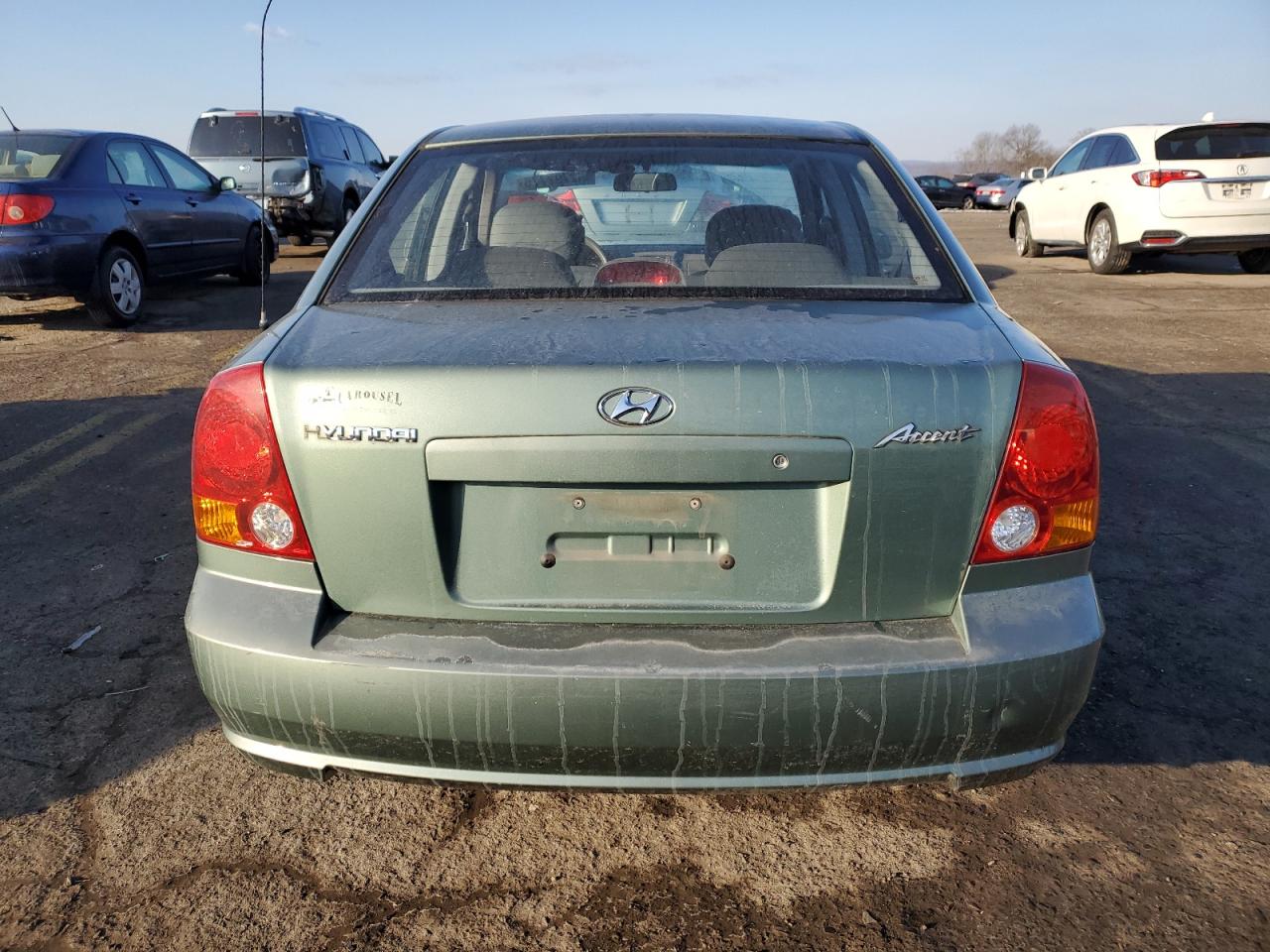 2005 Hyundai Accent - Image 6