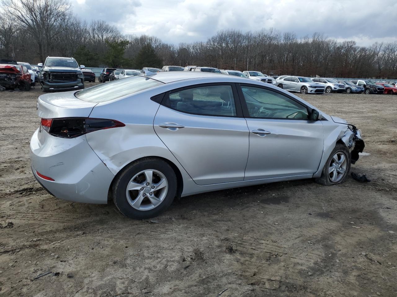 2014 Hyundai Elantra - Image 3