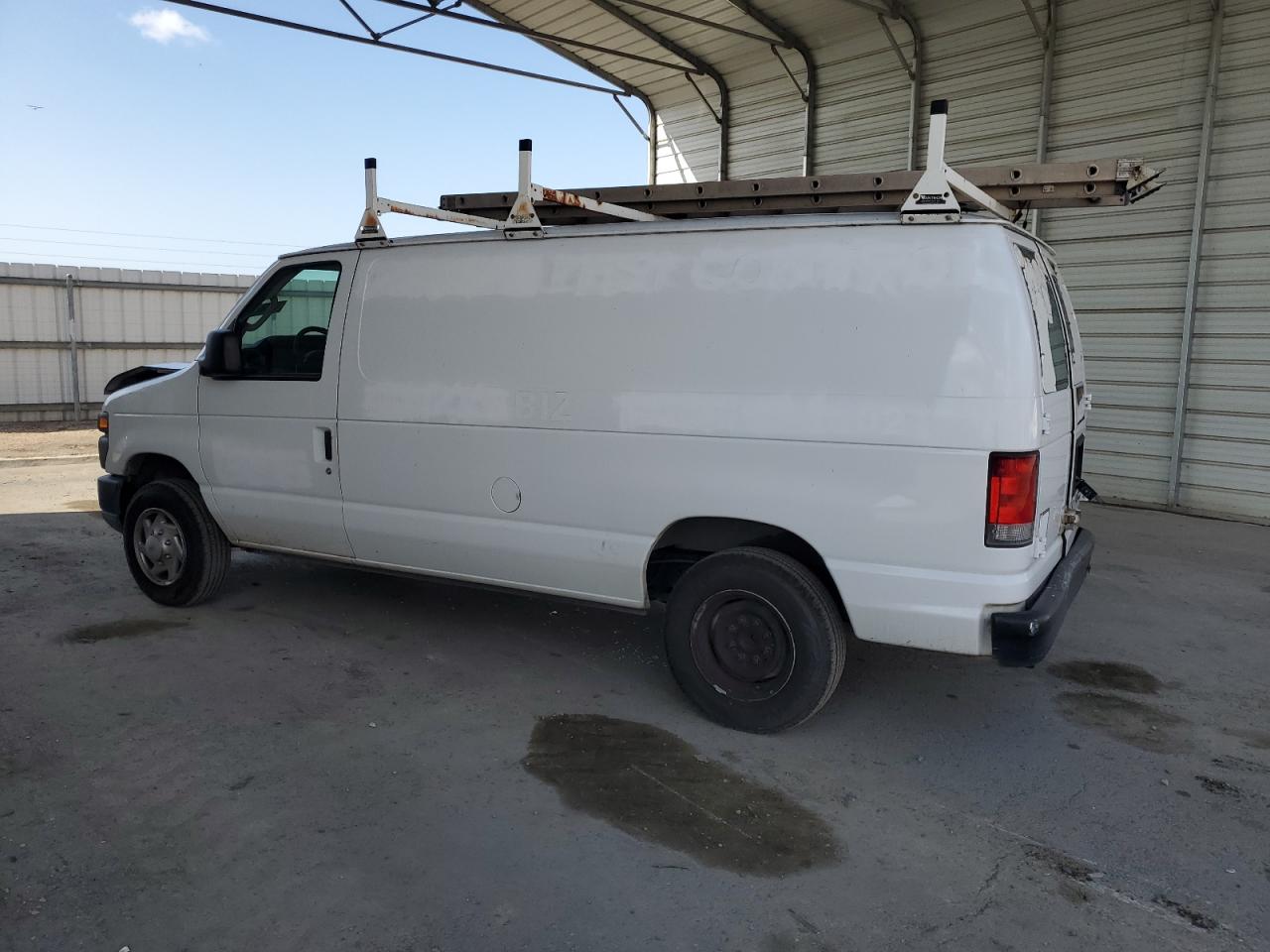 2014 Ford Econoline - Image 2