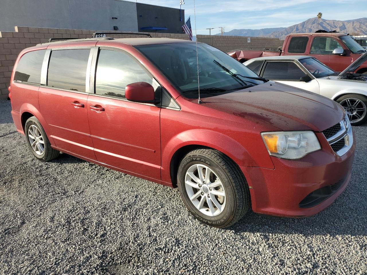 2016 Dodge Caravan - Image 4