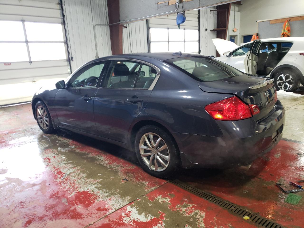 2009 Infiniti G - Image 2