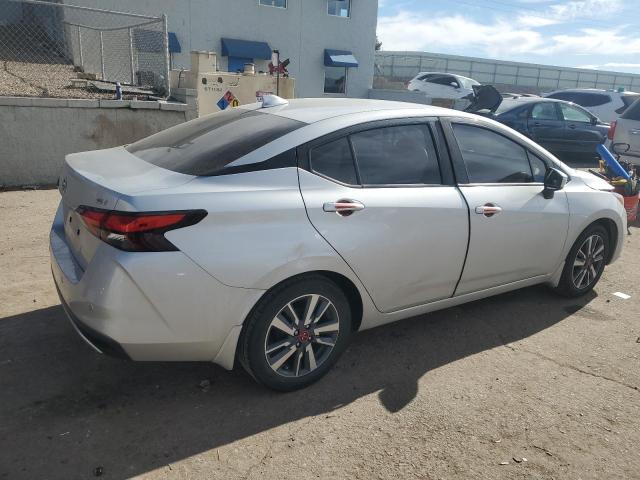  NISSAN VERSA 2020 Серебристый