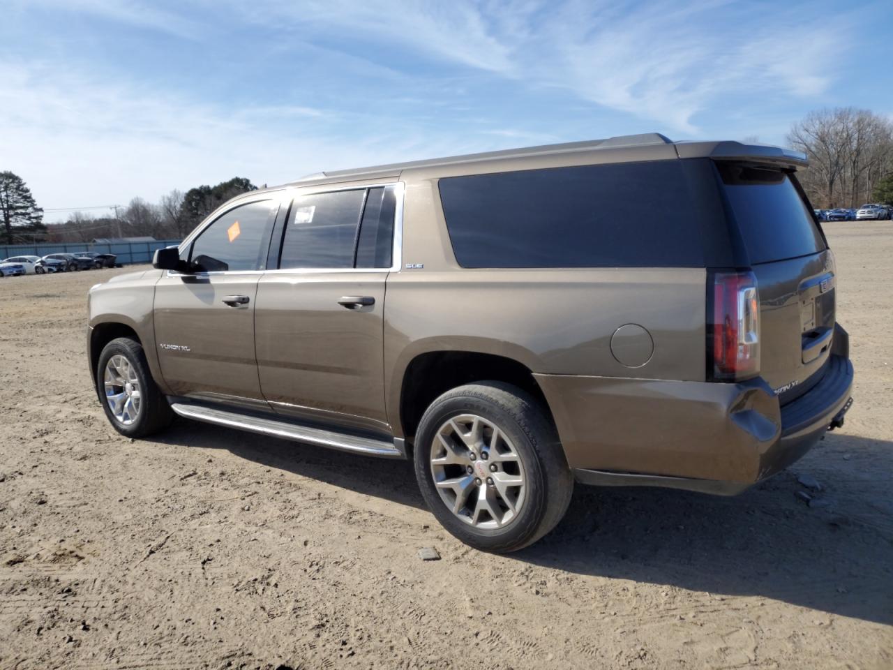 2016 GMC Yukon - Image 2