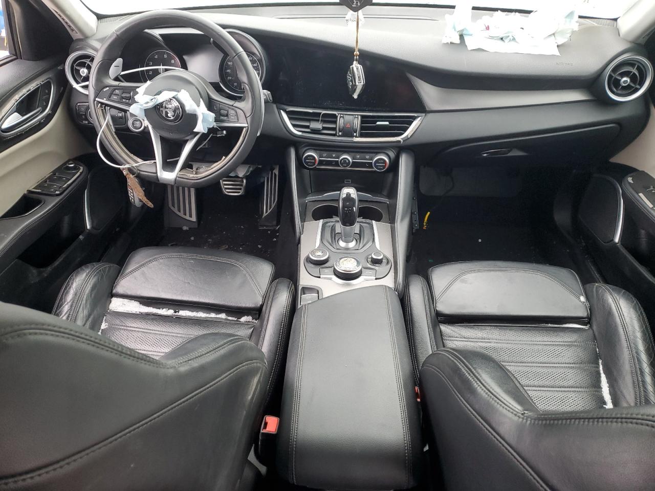 2018 Alfa Romeo Giulia - Image 8