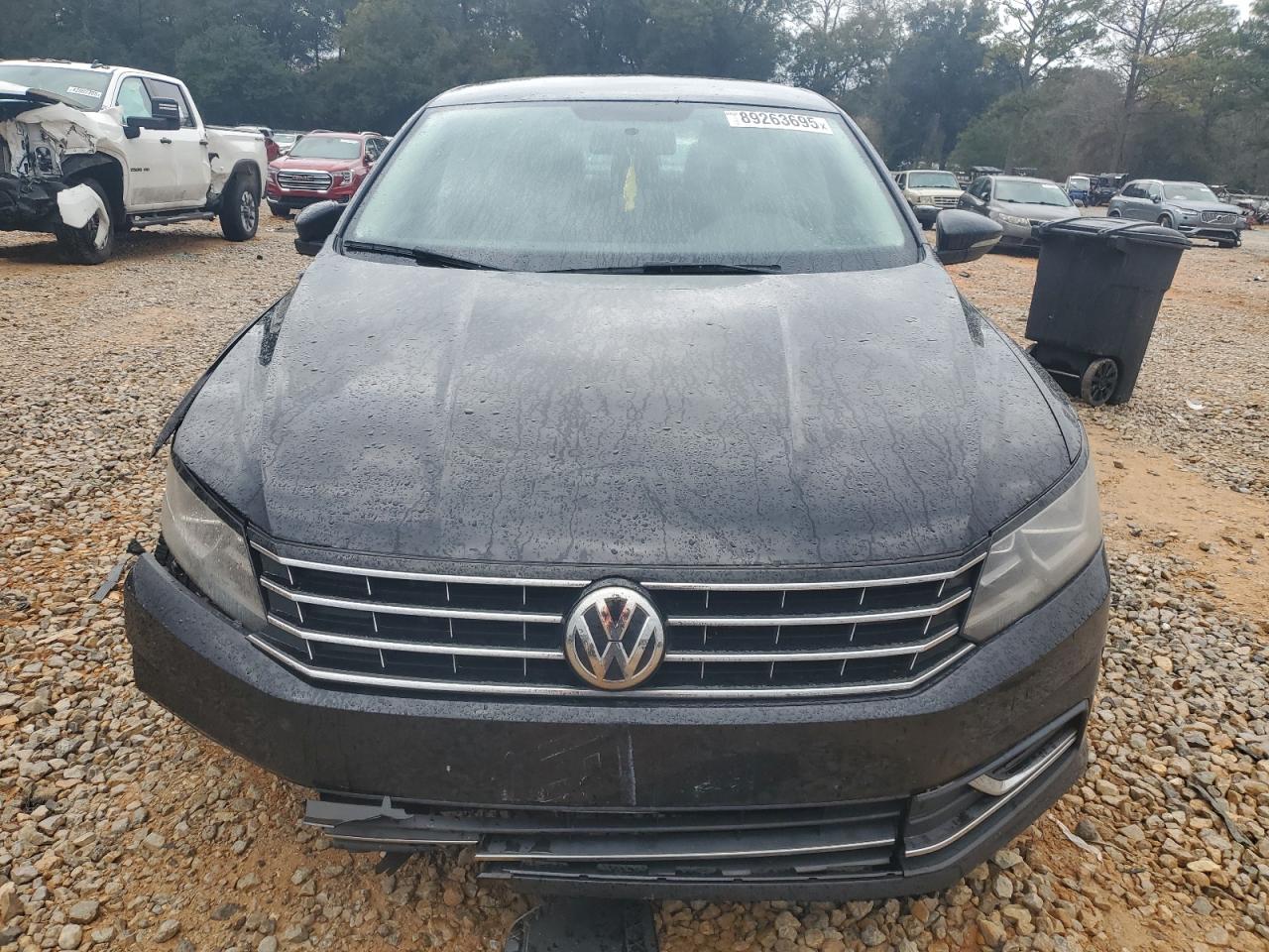 2018 Volkswagen Passat - Image 5