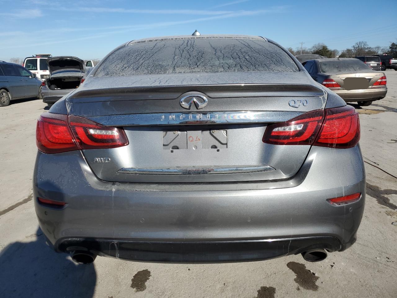 2016 Infiniti Q70 - Image 6