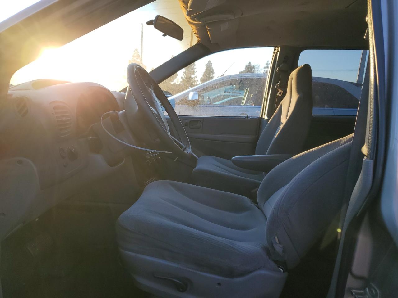2002 Dodge Grand Caravan Sport VIN: 2B4GP44392R705388 Lot: 88171495