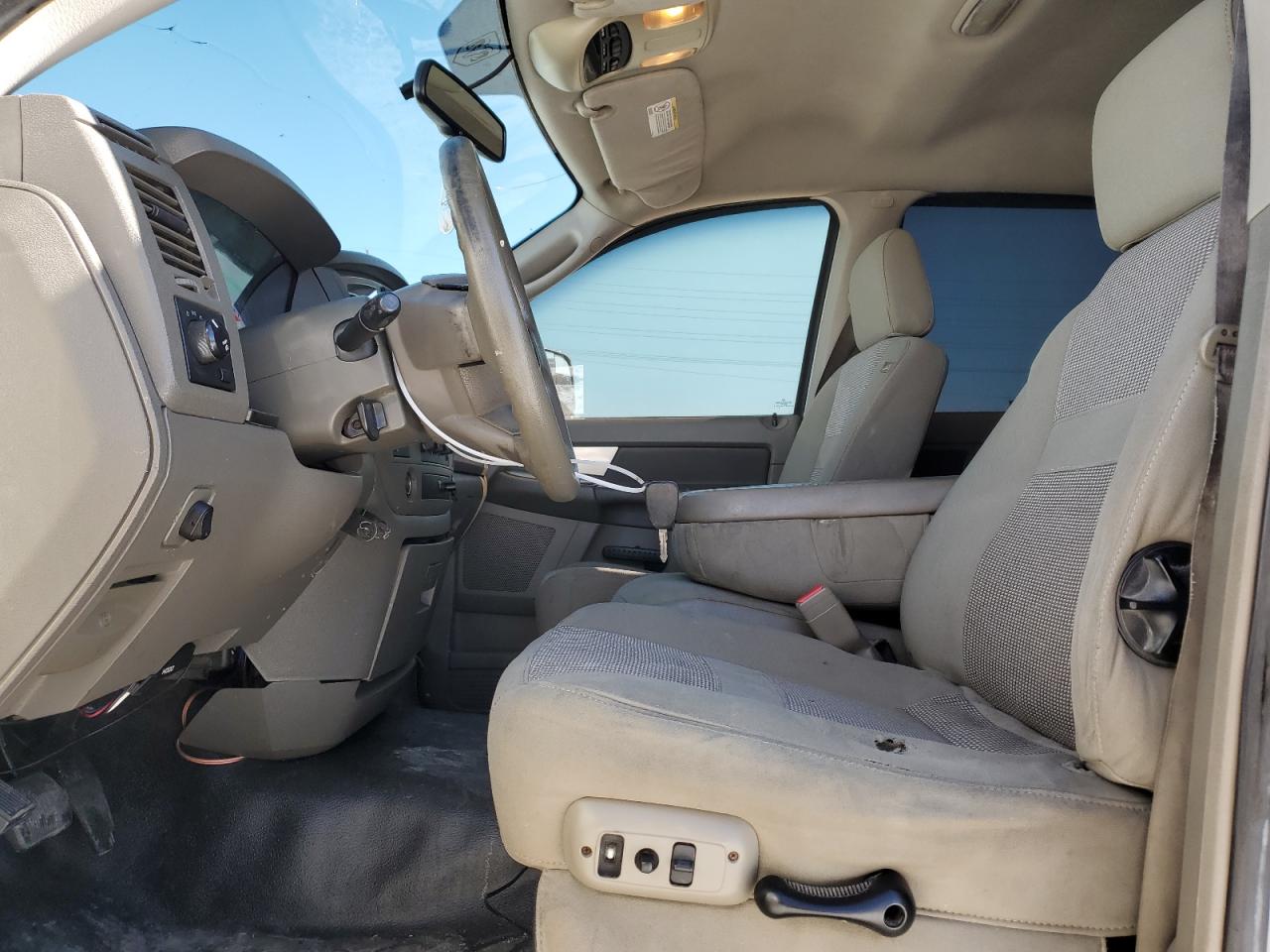 2009 Dodge RAM - Image 7
