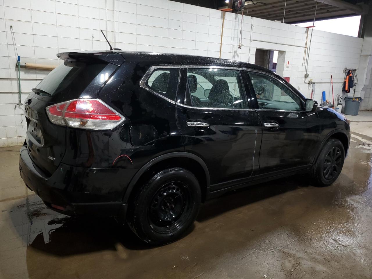 2015 Nissan Rogue - Image 3