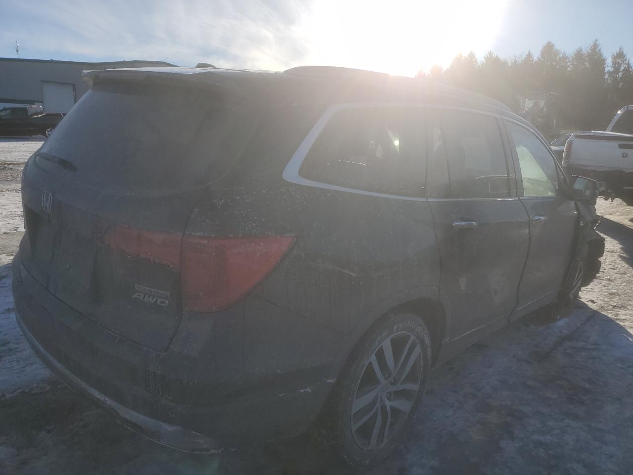 2017 Honda Pilot - Image 3