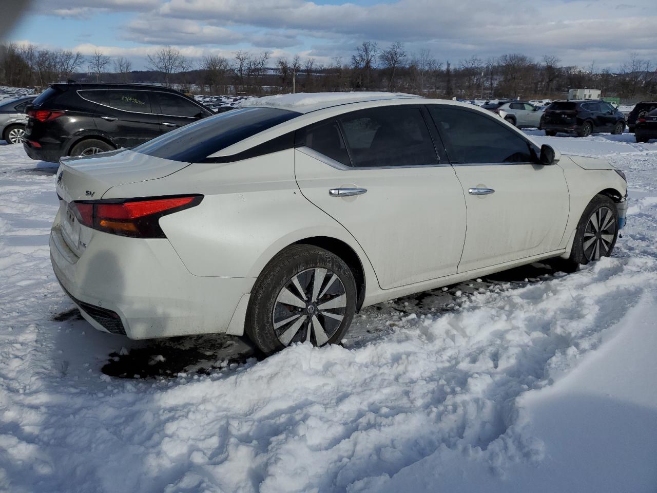 2019 Nissan Altima - Image 3