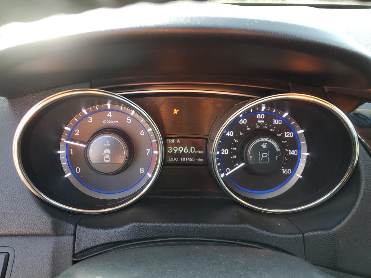 2011 Hyundai Sonata - Image 9