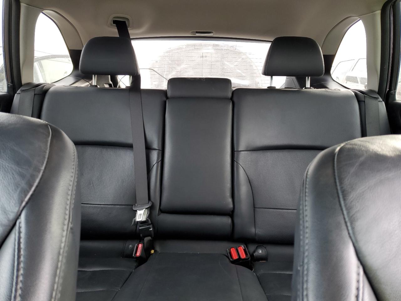 2015 Subaru Legacy - Image 10