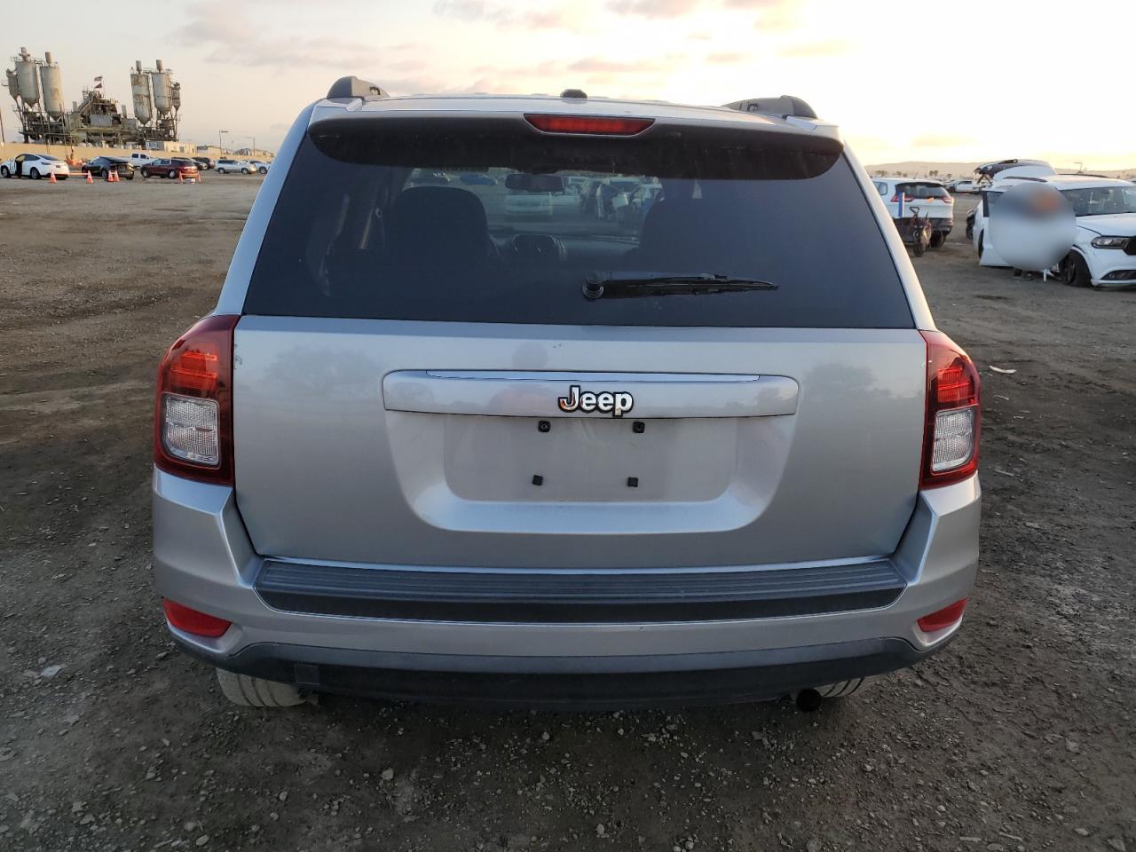 2016 Jeep Compass - Image 6