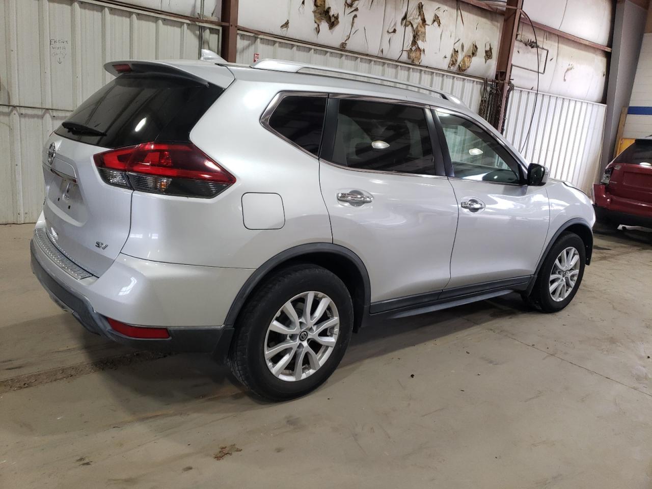 KNMAT2MT3JP614044 Nissan Rogue 2018. Фото: 2