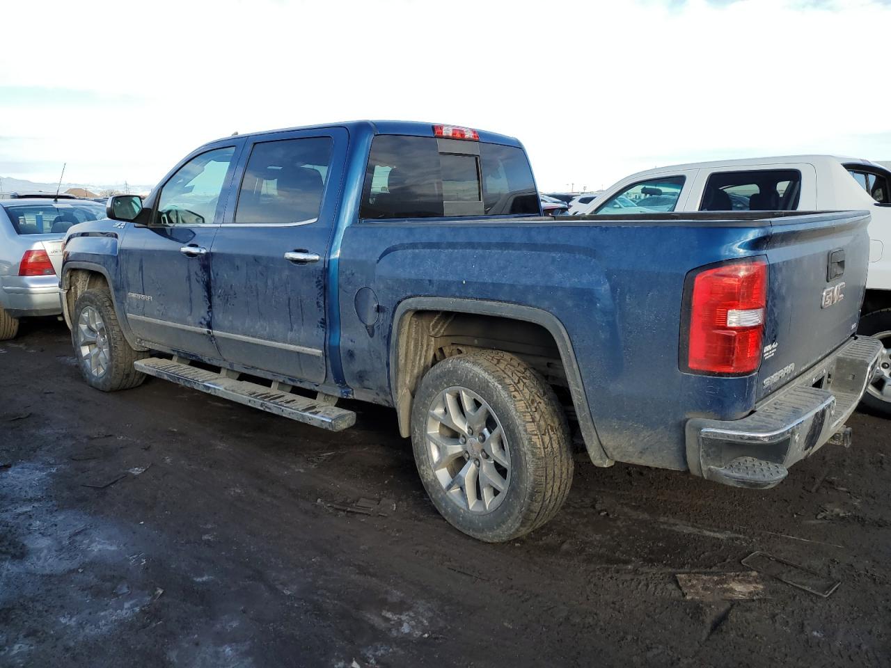 2015 GMC Sierra - Image 2