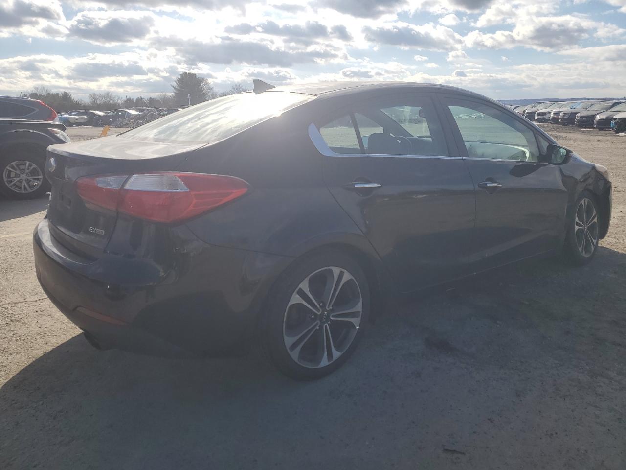 2015 Kia Forte - Image 3
