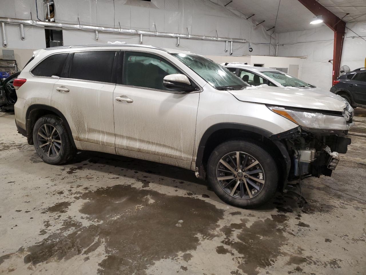 2017 Toyota Highlander - Image 4