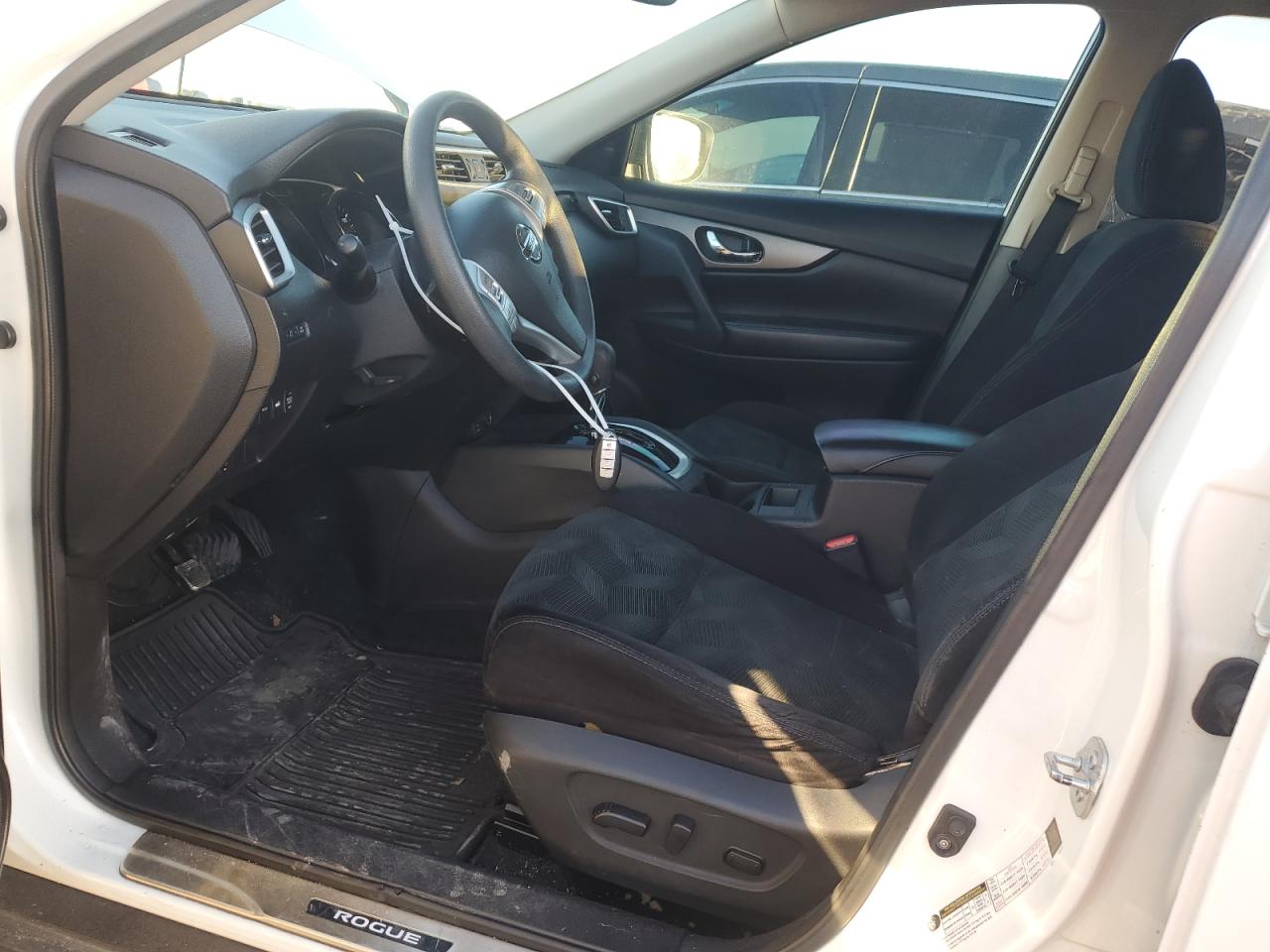 2014 Nissan Rogue - Image 7