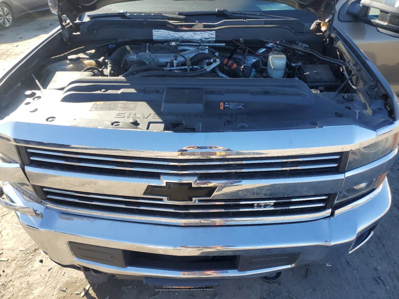 2015 Chevrolet Silverado - Image 11