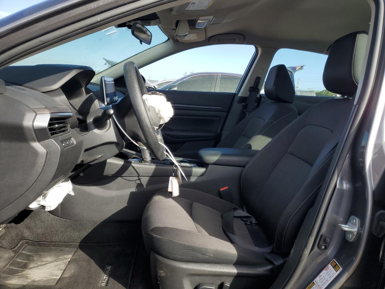 2024 Nissan Altima - Image 7