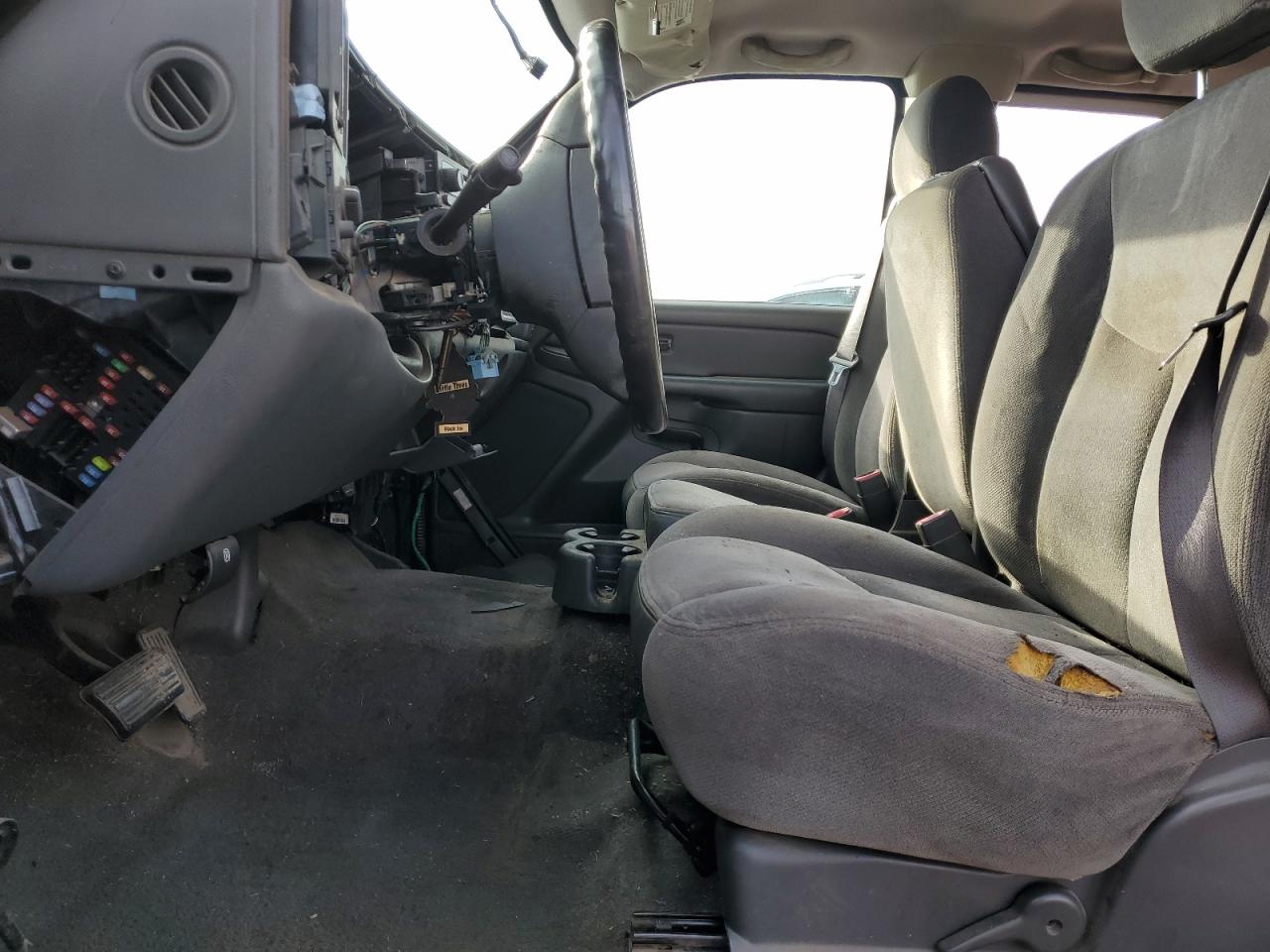 2005 GMC Sierra - Image 7