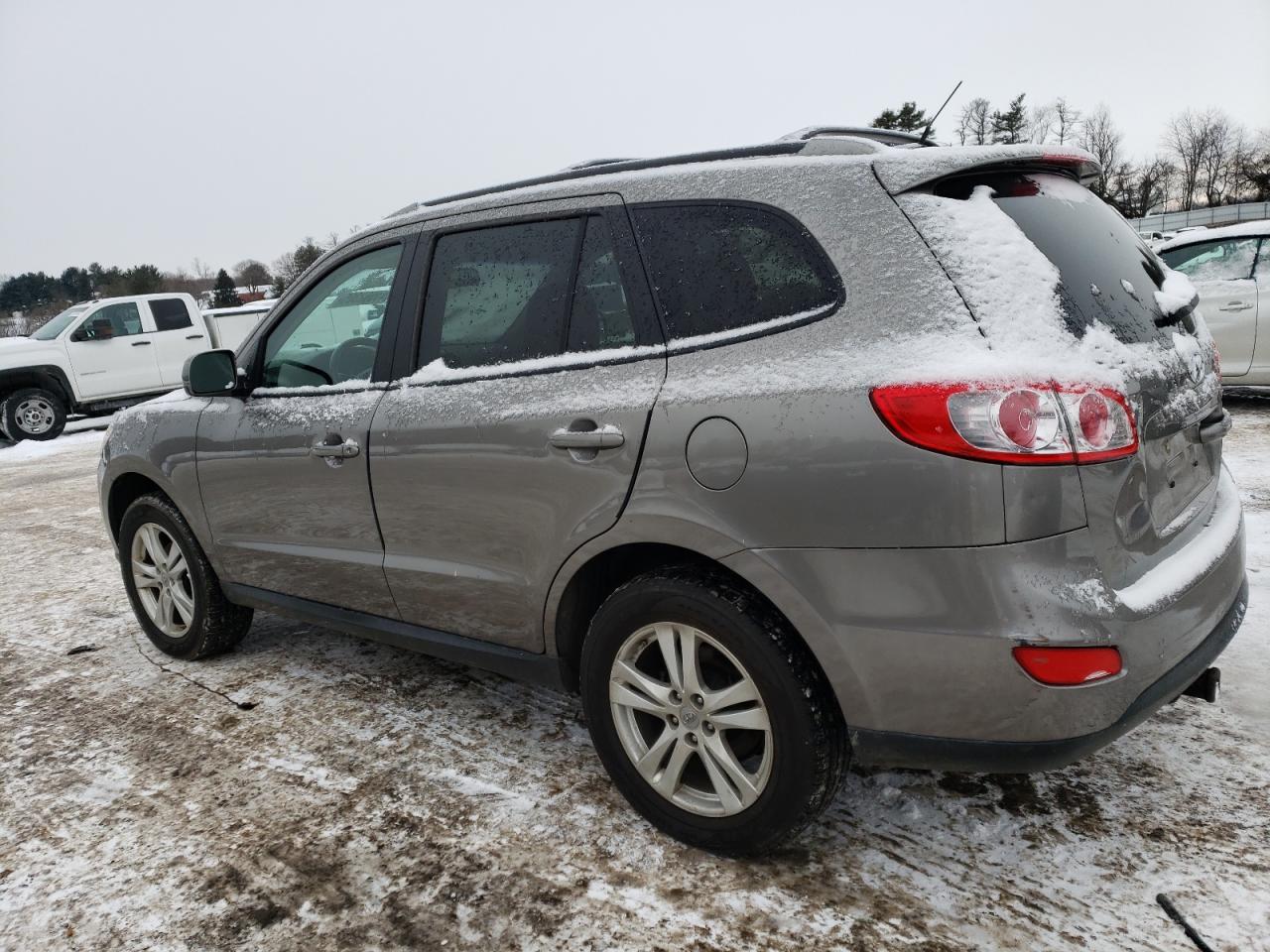 2011 Hyundai Santa Fe - Image 2