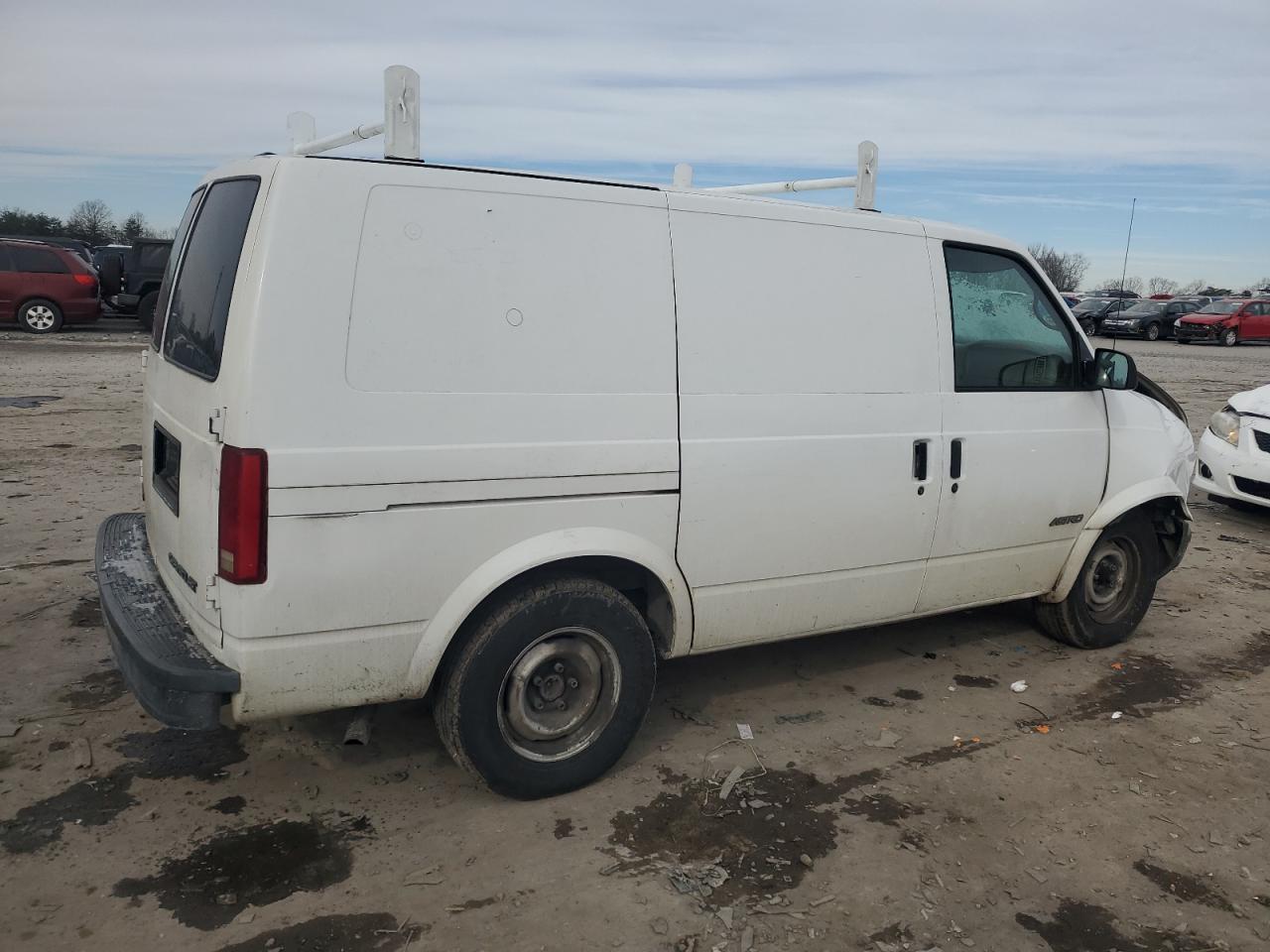 2000 Chevrolet Astro - Image 3