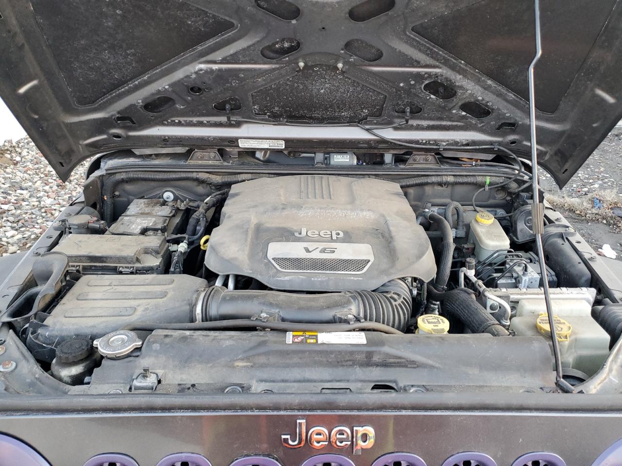 2014 Jeep Wrangler - Image 11