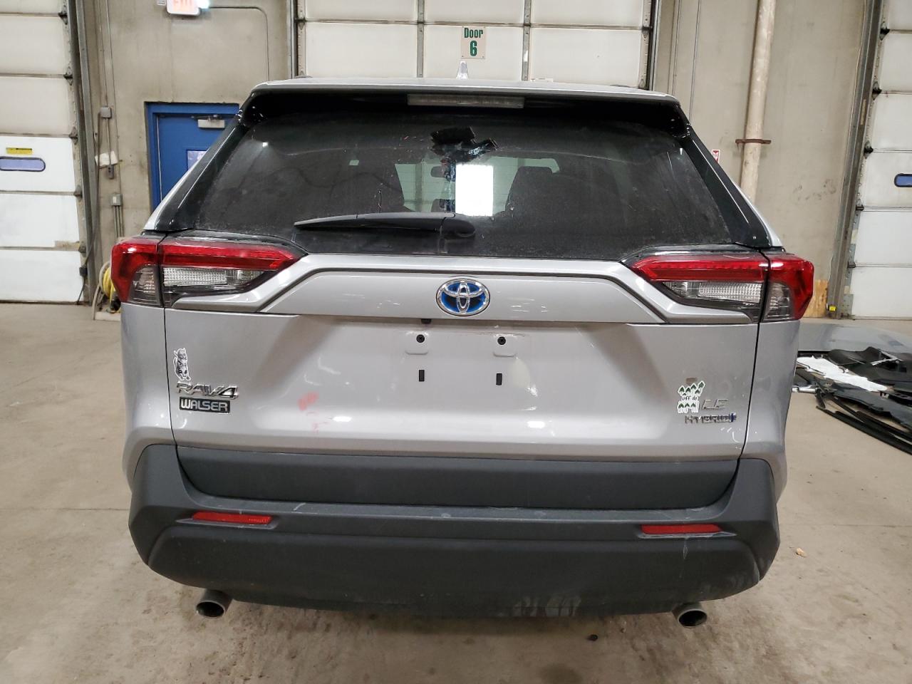 2022 Toyota RAV 4 - Image 6
