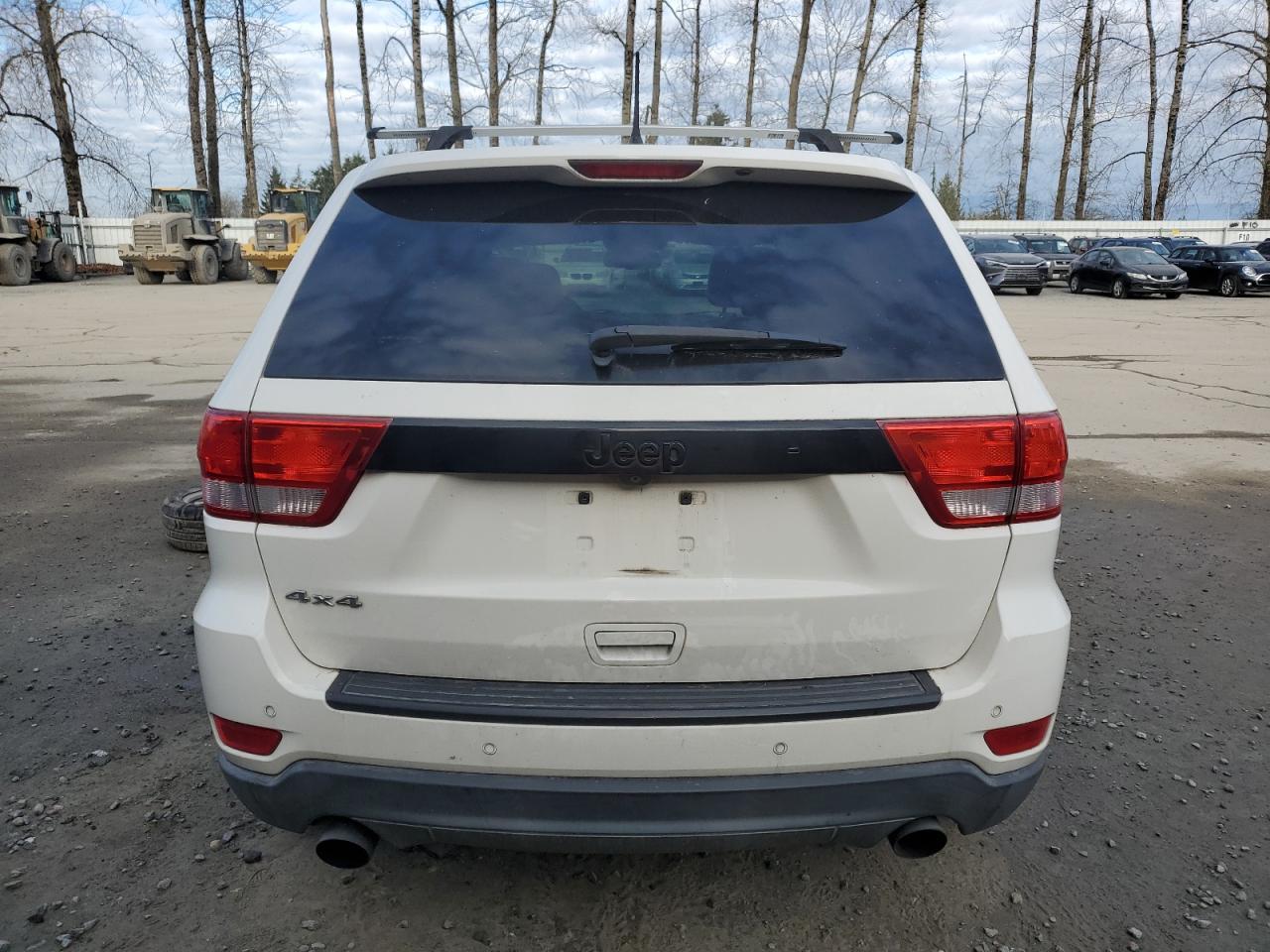 2012 Jeep Grand Cherokee - Image 6