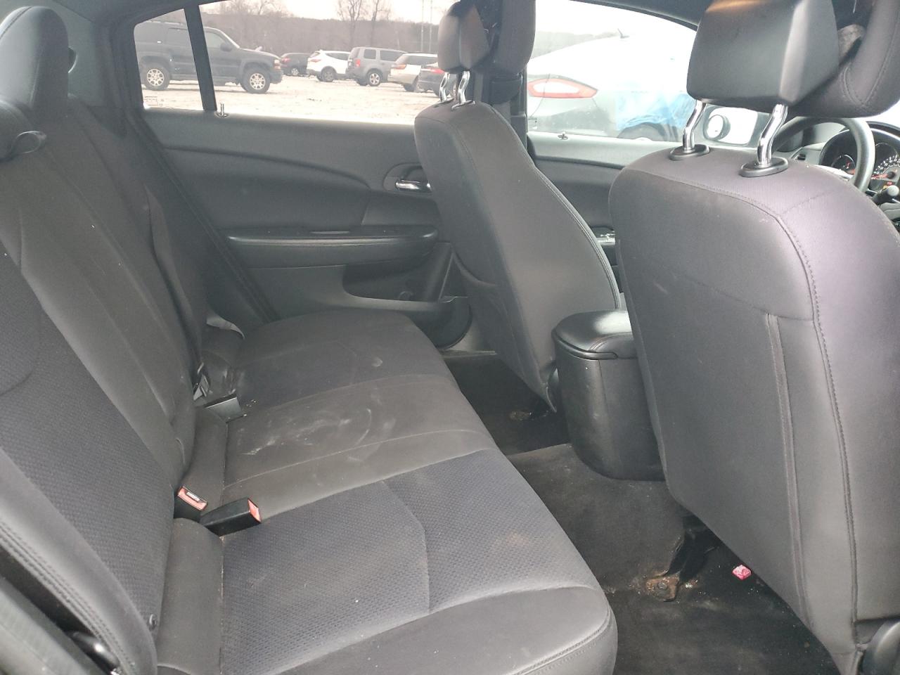 2014 Chrysler 200 - Image 11