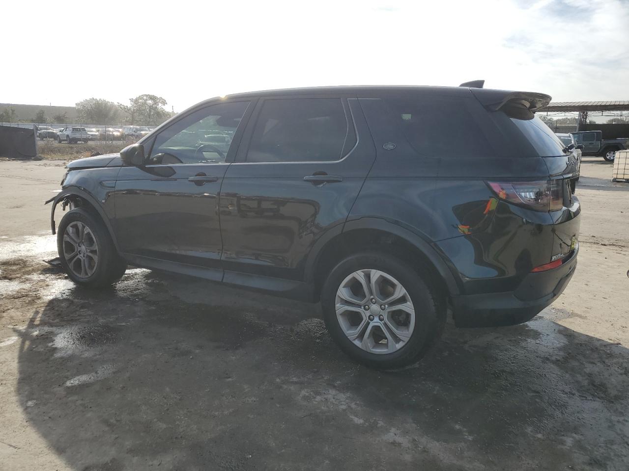 2020 Land Rover Discovery - Image 2