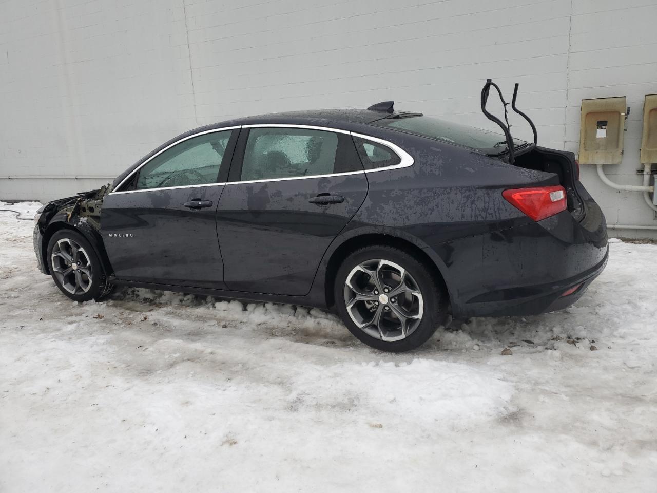 2023 Chevrolet Malibu - Image 2