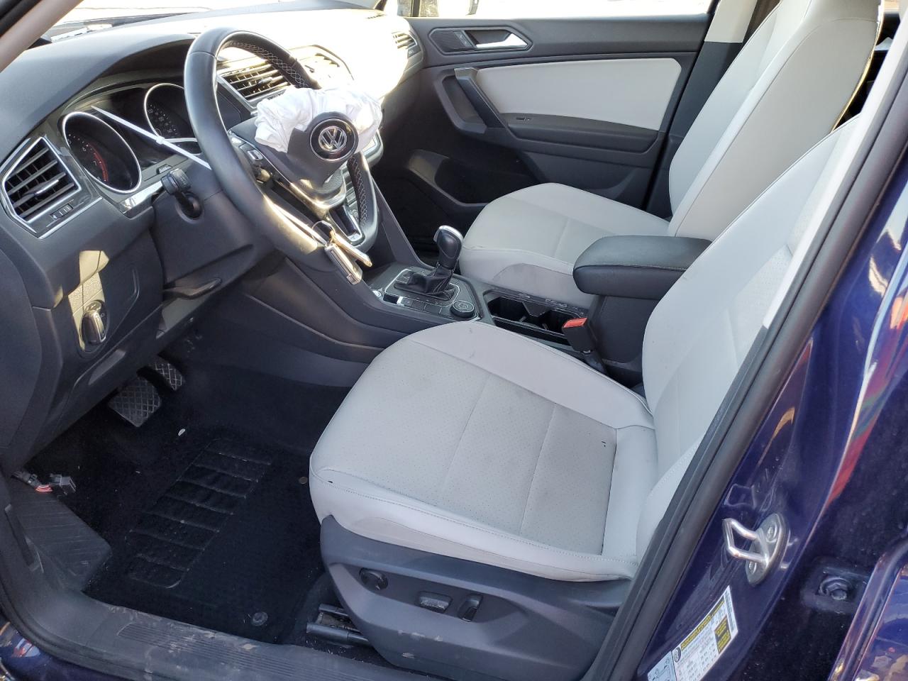 2021 Volkswagen Tiguan - Image 7