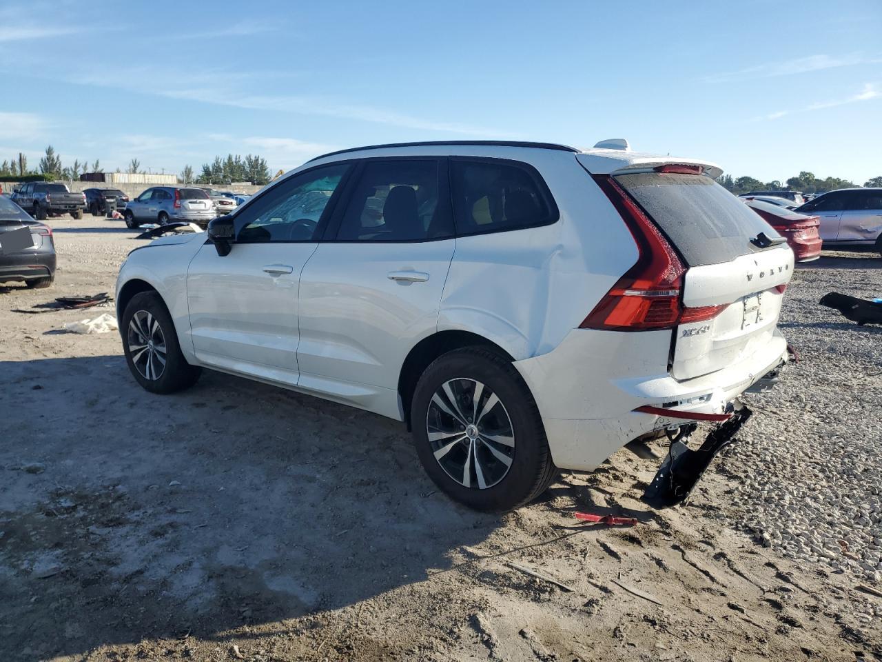 2025 Volvo XC60 - Image 2